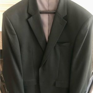 Haggar 42R navy sport coat.Classic fit. Like new great condition.